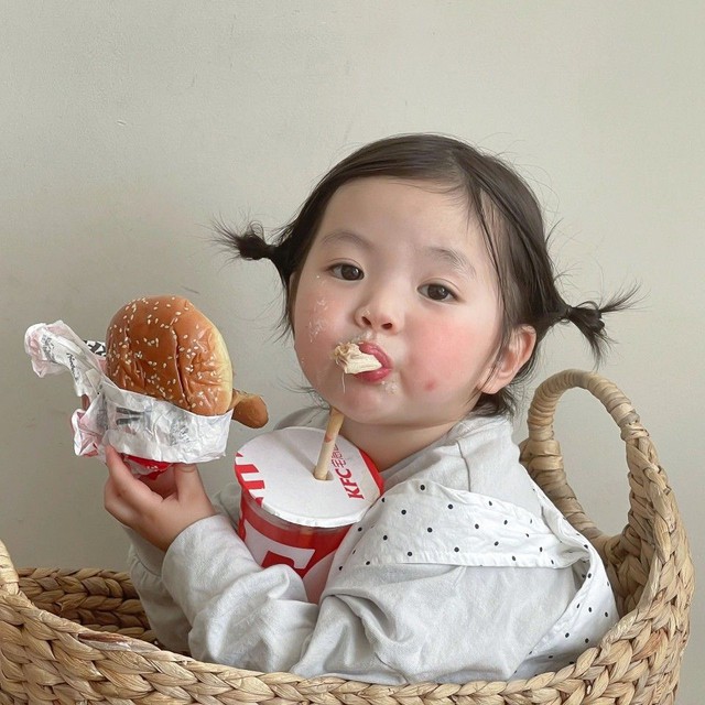 Làm sao để trẻ ăn uống lành mạnh hơn? Cha mẹ nên ghi nhớ những nguyên tắc dinh dưỡng theo 4 mùa - Ảnh 1.