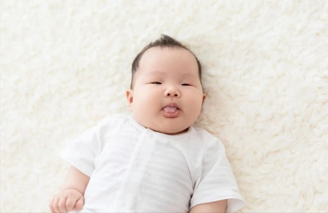 Trẻ sơ sinh có 3 đặc điểm “càng xấu” lại càng chứng tỏ em bé phát triển tốt trong bụng mẹ - Ảnh 1.