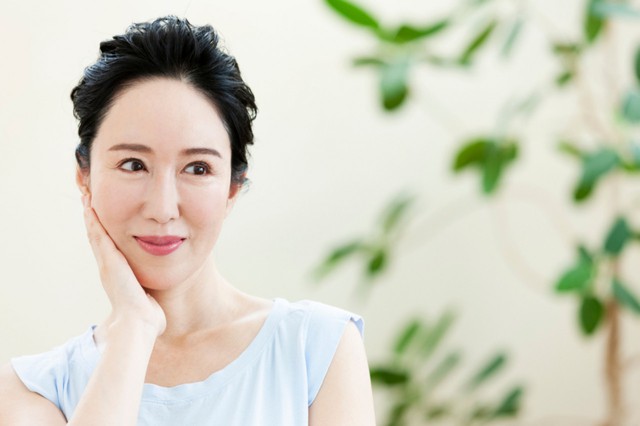 Không phải thiếu ngủ, phụ nữ thấy da xấu sau 40 tuổi có thể do thiếu vài dưỡng chất quan trọng - Ảnh 3.