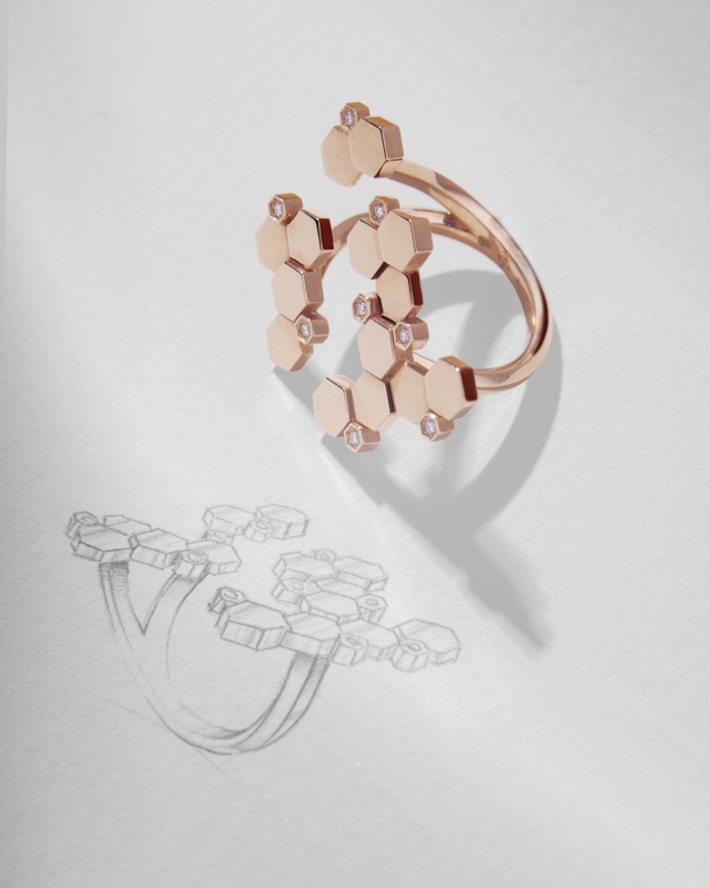 Bee De Chaumet: Bộ sưu tập mới là giao hưởng ánh và mật ngọt  - Ảnh 1.