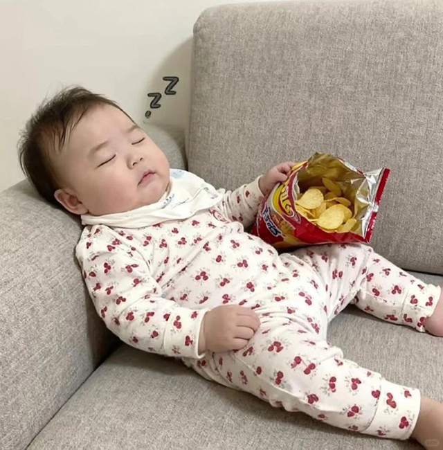 2 th&oacute;i quen trước khi ngủ đang &ldquo;đ&aacute;nh cắp&rdquo; giấc ngủ ngon của con - Ảnh 4.