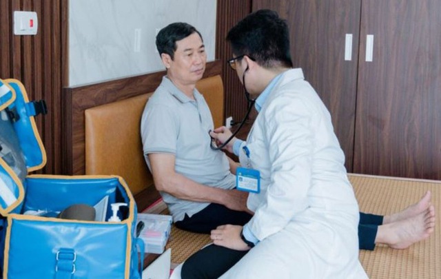 Kh&aacute;m bệnh tại nh&agrave; c&oacute; được BHYT chi trả ? - Ảnh 1.