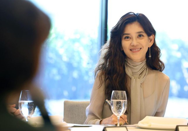 "Đại công chúa" của gia tộc hàng đầu Hàn Quốc định nghĩa lại sự xa xỉ: Chất lượng da thủ công và đường cong tối giản "soán ngôi" những chiếc logo - Ảnh 4.