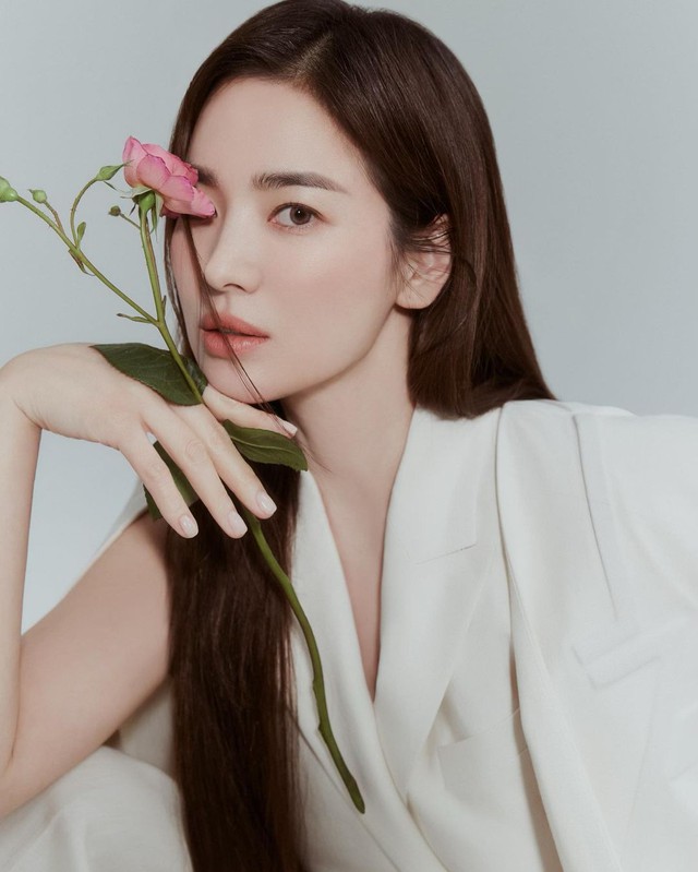 Loại rau bổ sung collagen, chống nắng tự nhiên mà Song Hye Kyo tận dụng để giữ da căng bóng: Chợ Việt bán đầy, giá cả lại rẻ   - Ảnh 1.