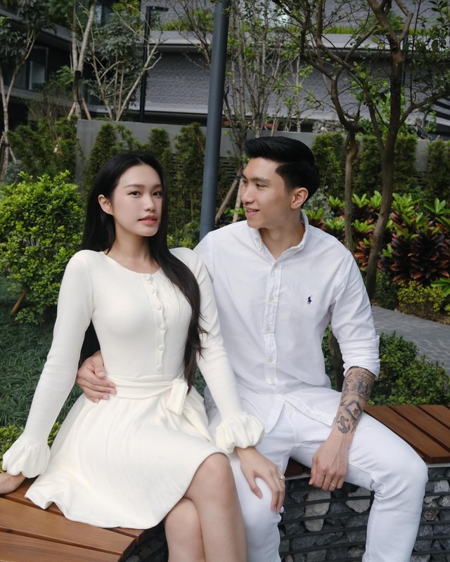 Không nói nhiều lời ngọt ngào, Đoàn Văn Hậu “cưng” vợ theo cách này: Nhìn loạt outfit là hiểu ngay - Ảnh 6.