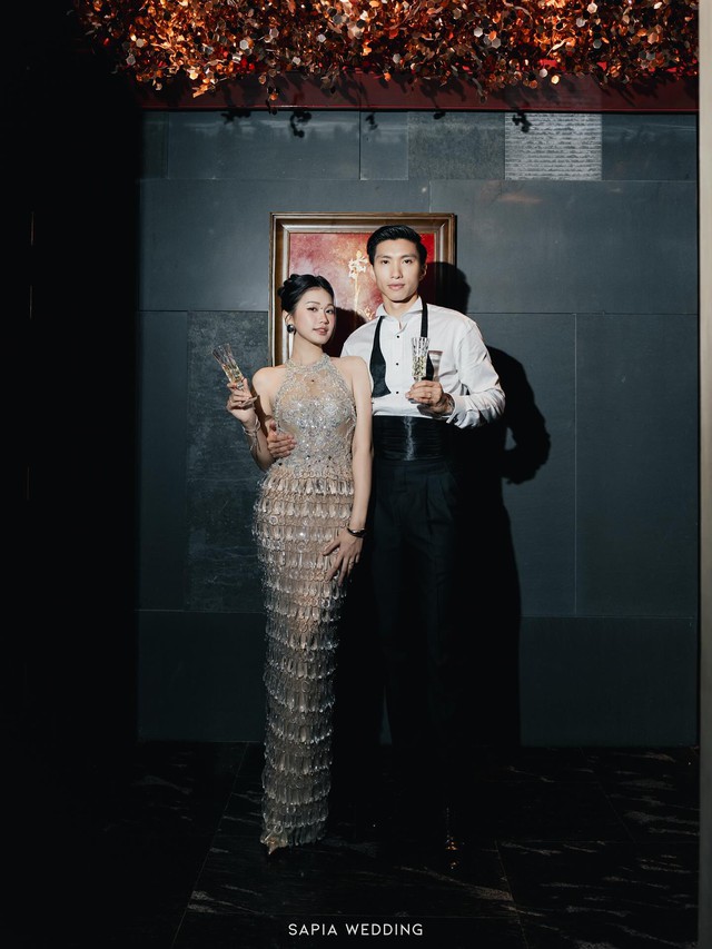 Không nói nhiều lời ngọt ngào, Đoàn Văn Hậu “cưng” vợ theo cách này: Nhìn loạt outfit là hiểu ngay - Ảnh 5.