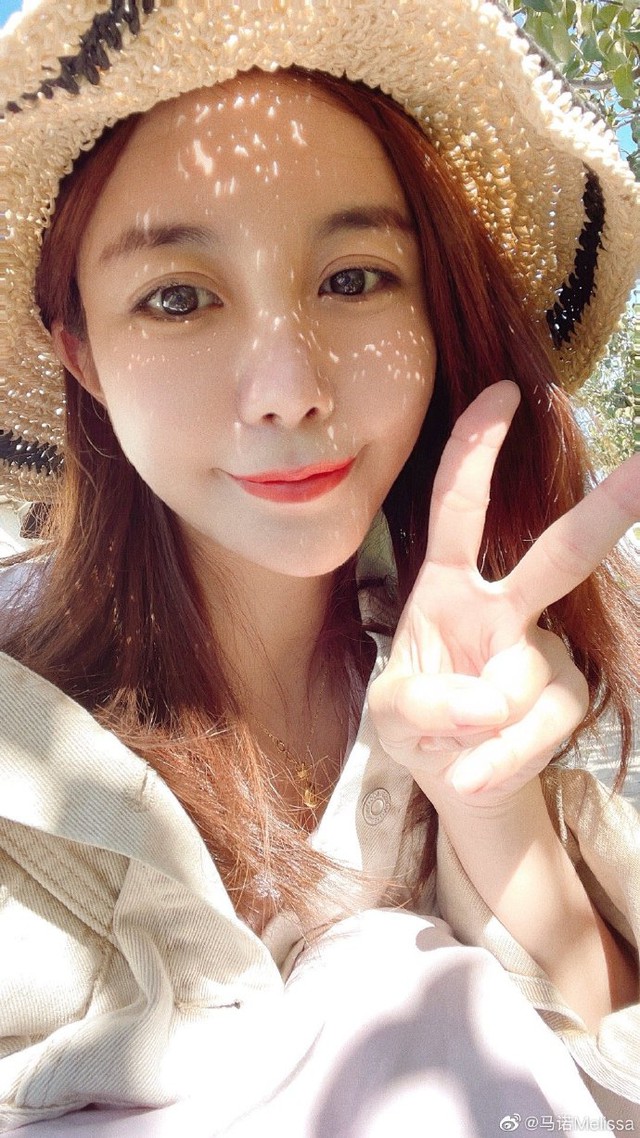 Cuộc sống hiện tại của cô gái từng viral với câu nói: "Tôi thà ngồi khóc trong xe BMW còn hơn ngồi cười sau xe đạp"? - Ảnh 4.