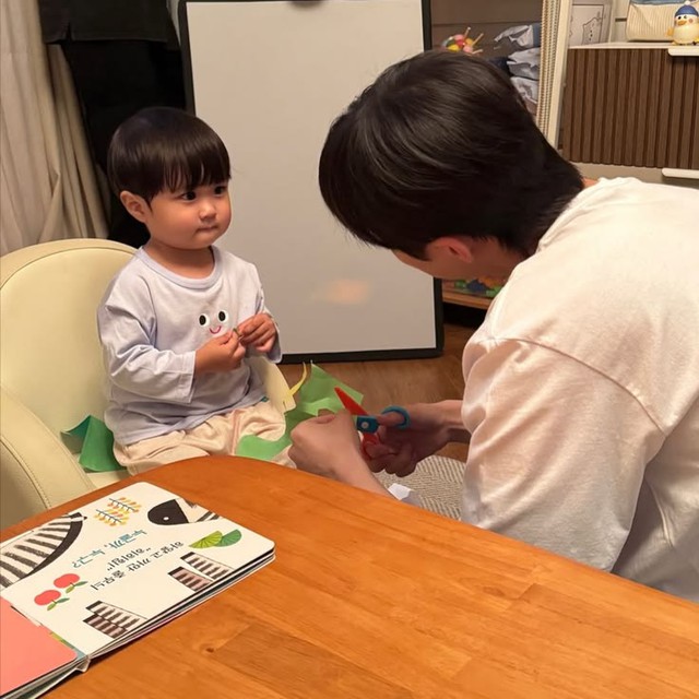 Vì sao nuôi con trai lại vất vả hơn con gái?  - Ảnh 2.