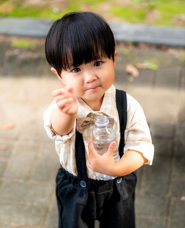 Có thể quát mắng con, nhưng hãy tránh những câu nói "độc hại" này - Ảnh 1.