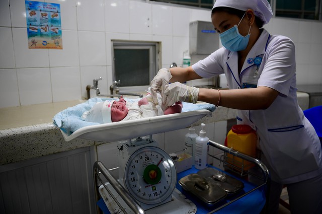 Gần 9 . 000 Phụ nữ TPHCM nhận thưởng khuyến kh&iacute;ch sinh đủ hai con năm 2026 - Ảnh 1.