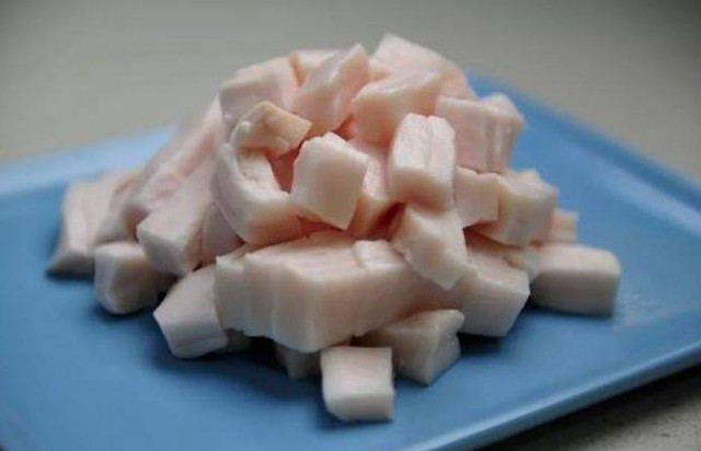 Mỡ lợn lại trở thành tâm điểm chú ý, nhắc người tiêu dùng: 4 nguyên tắc vàng khi ăn mỡ lợn để hưởng lợi đủ đường mà không lo mỡ máu - Ảnh 2.