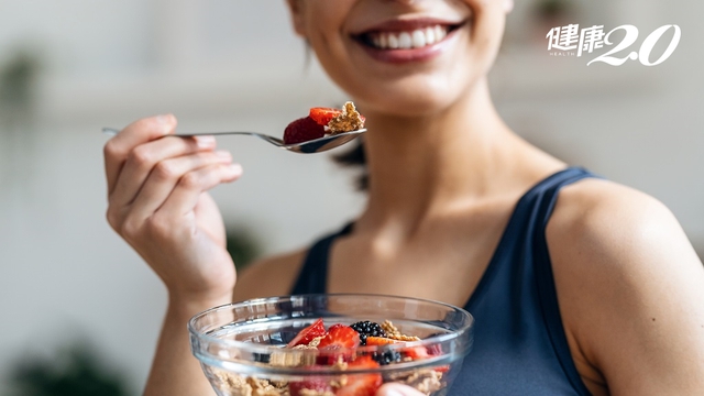 75% phụ nữ bị vi&ecirc;m &acirc;m đạo trong cuộc đời, ăn 4 tr&aacute;i c&acirc;y + 1 loại rau v&agrave;o m&ugrave;a h&egrave; c&oacute; thể gi&uacute;p ngừa bệnh t&aacute;i ph&aacute;t - Ảnh 3.