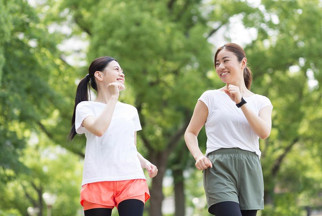 Phụ nữ ngoài 40 tuổi càng giật mình vì nguy cơ ung thư tử cung: Bác sĩ nói chỉ cần duy trì 1 thói quen đơn giản có thể giảm tới 65% - Ảnh 3.