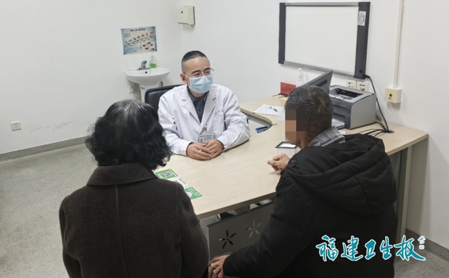 Vợ ung thư dạ d&agrave;y, 4 năm sau chồng cũng mắc: B&aacute;c sĩ n&oacute;i: Thủ phạm kh&ocirc;ng phải gen, kh&ocirc;ng phải số phận, m&agrave; l&agrave; c&aacute;i tủ lạnh trong nh&agrave; - Ảnh 1.