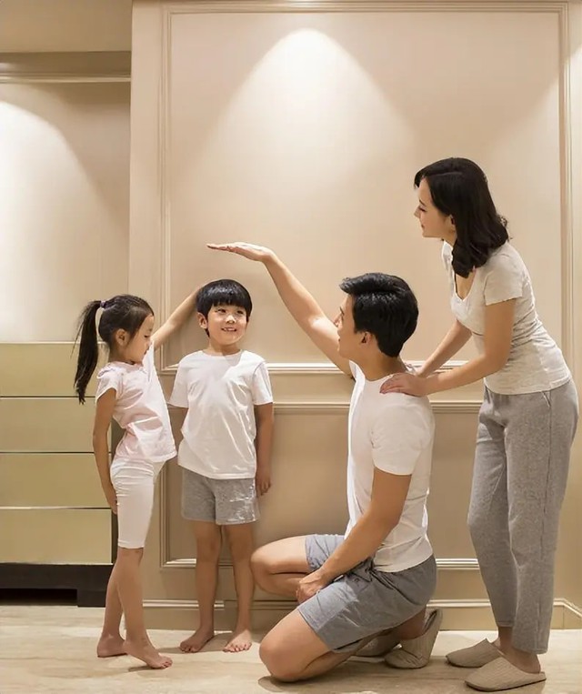 Con trai thông minh theo mẹ, chiều cao theo bố: Chuyên gia di truyền học bác bỏ, sự thật không phải vậy - Ảnh 1.