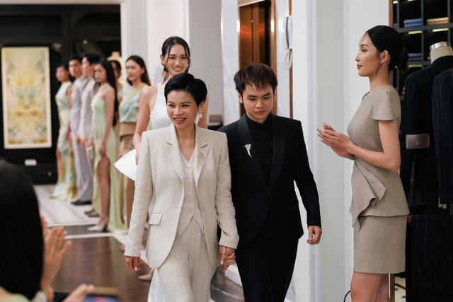 &Aacute; hậu Quỳnh Anh t&aacute;i xuất s&agrave;n diễn sau khi g&acirc;y sốt trong 