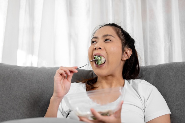 Giảm cân và ăn rau mà vẫn bị táo bón: Đừng làm cho đường ruột bị 