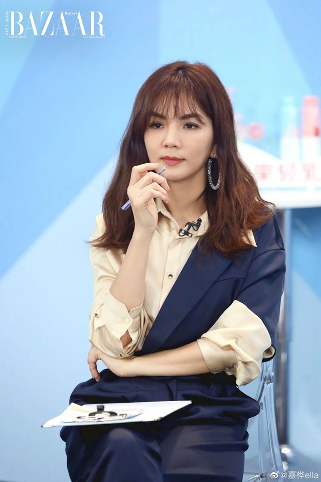 Ella tuổi 44 khoe eo con kiến! Chỉ nhờ 1 chiêu vẫn ăn tinh bột mà giảm 3kg, người hâm mộ ngỡ ngàng: Phương pháp này quá thần thánh! - Ảnh 1.