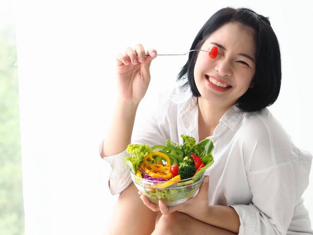 Giảm cân và ăn rau mà vẫn bị táo bón: Đừng làm cho đường ruột bị 