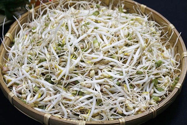 Không phải rau nào cũng “lành”: 6 loại rau thường bị đồn là biến đổi gen, sự thật phía sau là gì? - Ảnh 1.