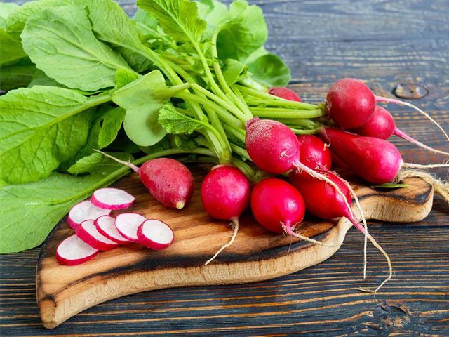 Tưởng l&agrave; r&aacute;c nhưng lại l&agrave; &ldquo;kho dinh dưỡng&rdquo;: 5 loại thực phẩm ăn cả 