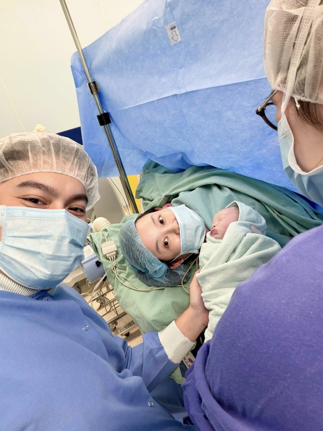 Hot mom Ly Kute ch&agrave;o đ&oacute;n con trai thứ 3: 