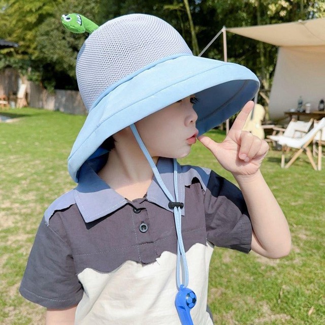 Nghỉ lễ cho con đi biển, mẹ đừng chọn mũ lưỡi trai nữa, chẳng có mấy tác dụng đâu!  - Ảnh 3.