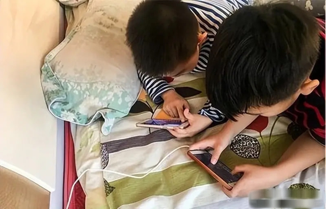 Nội dung phản cảm tràn lan: Mạng xã hội đang âm thầm “đánh cắp” tuổi thơ của trẻ - Ảnh 4.