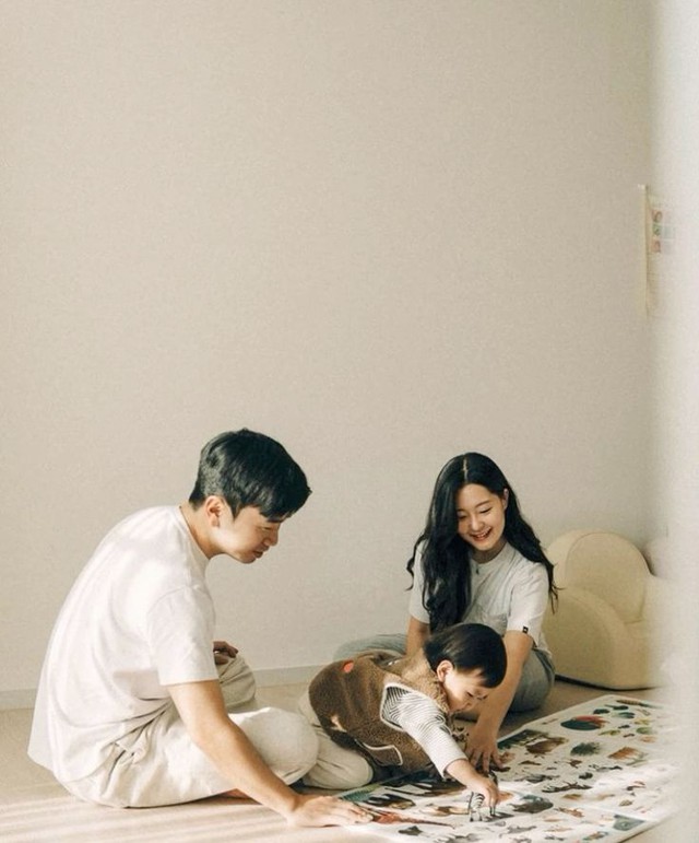 Yêu cầu con “chấm điểm” cha mẹ? Cẩn thận, bạn có thể đang vô tình thao túng con mình - Ảnh 2.