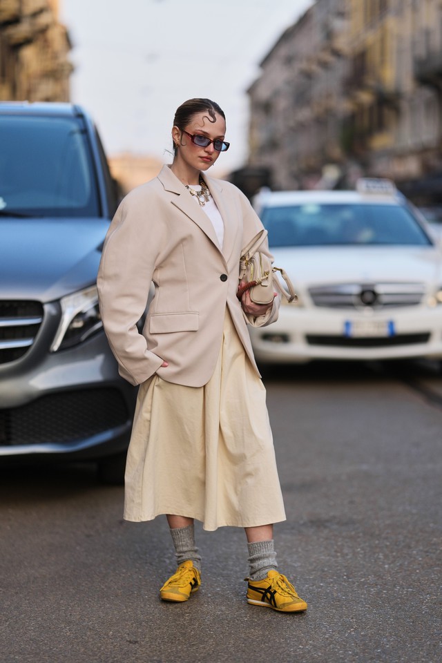 Gi&agrave;y độn đế l&ecirc;n ng&ocirc;i: Xu hướng Thời trang m&ugrave;a H&egrave; 2026 cho phong c&aacute;ch đẳng cấp - Ảnh 1.