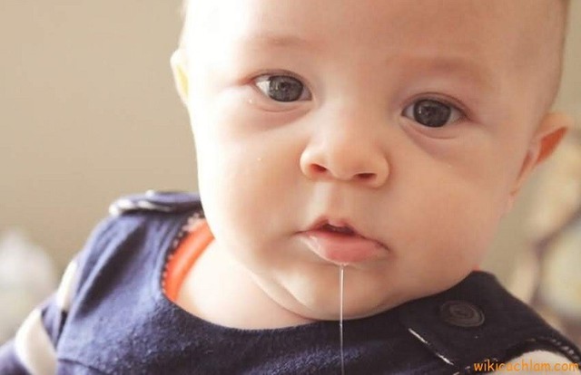 Trẻ chảy nhiều nước dãi như