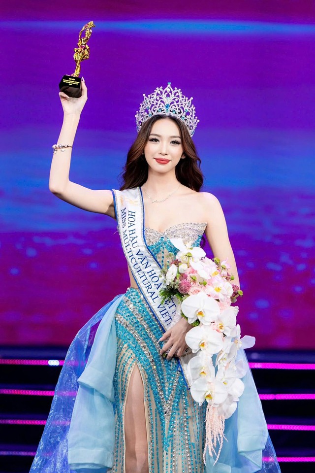 Cô gái 18 tuổi đến từ Ninh Bình đăng quang Hoa hậu Văn hóa Việt Nam 2026 - Ảnh 1.