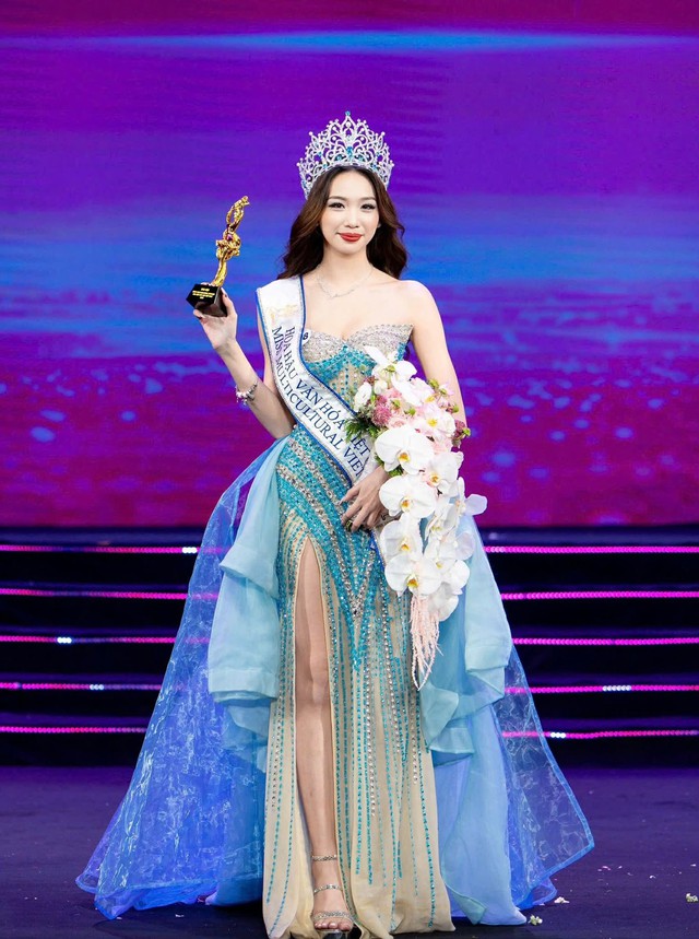 Cô gái 18 tuổi đến từ Ninh Bình đăng quang Hoa hậu Văn hóa Việt Nam 2026 - Ảnh 4.
