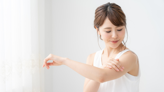 Bôi kem chống nắng đều mà da vẫn sạm: 7 thói quen âm thầm “phản chủ” khiến da lão hóa nhanh hơn bạn tưởng - Ảnh 2.