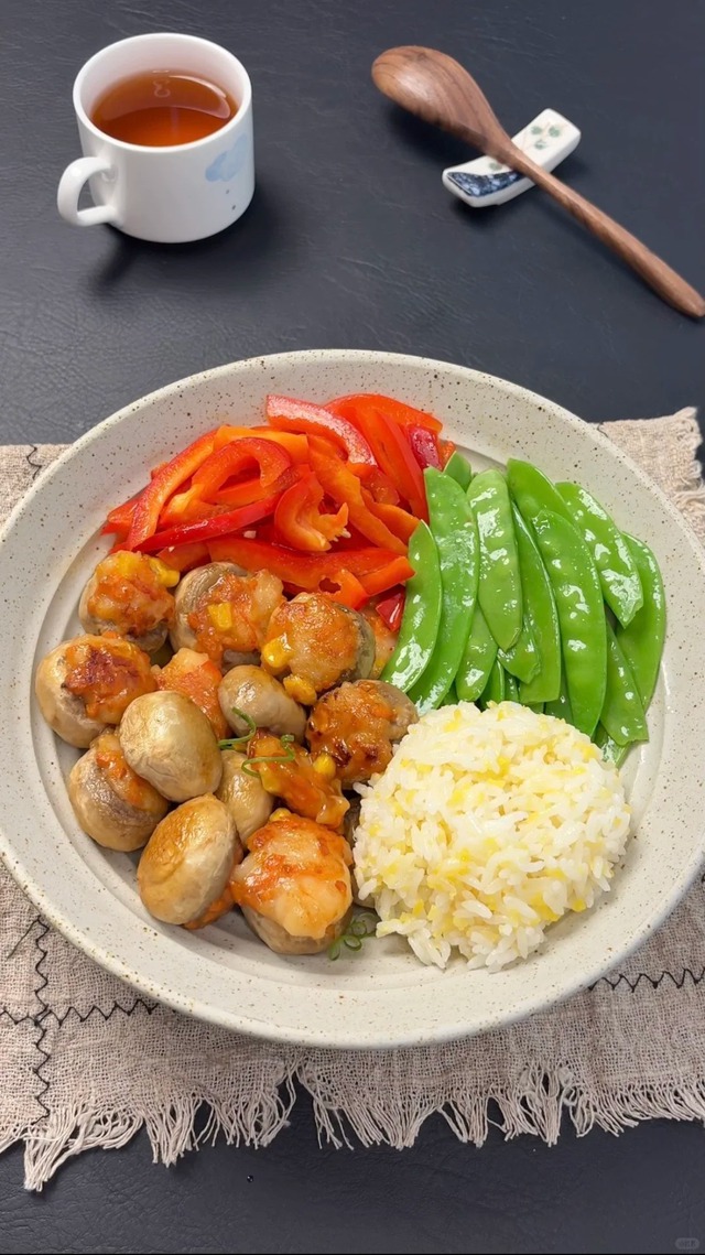 7 Bữa cơm một đĩa gọn nhẹ cho v&ograve;ng eo thon trong năm 2026 - Ảnh 1.