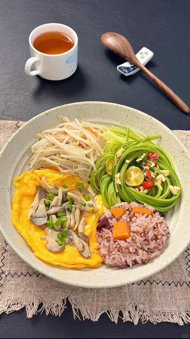 7 Bữa cơm một đĩa gọn nhẹ cho v&ograve;ng eo thon trong năm 2026 - Ảnh 3.