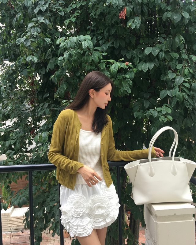 4 c&aacute;ch mặc ch&acirc;n v&aacute;y ngắn đẹp từ dạo phố tới đi du lịch, l&ecirc;n h&igrave;nh sống ảo cực xinh - Ảnh 1.