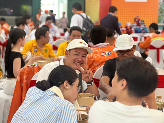 1.200 tô phở phục vụ đoàn đua xe đạp Cúp Truyền hình TP Hồ Chí Minh - Ảnh 2.