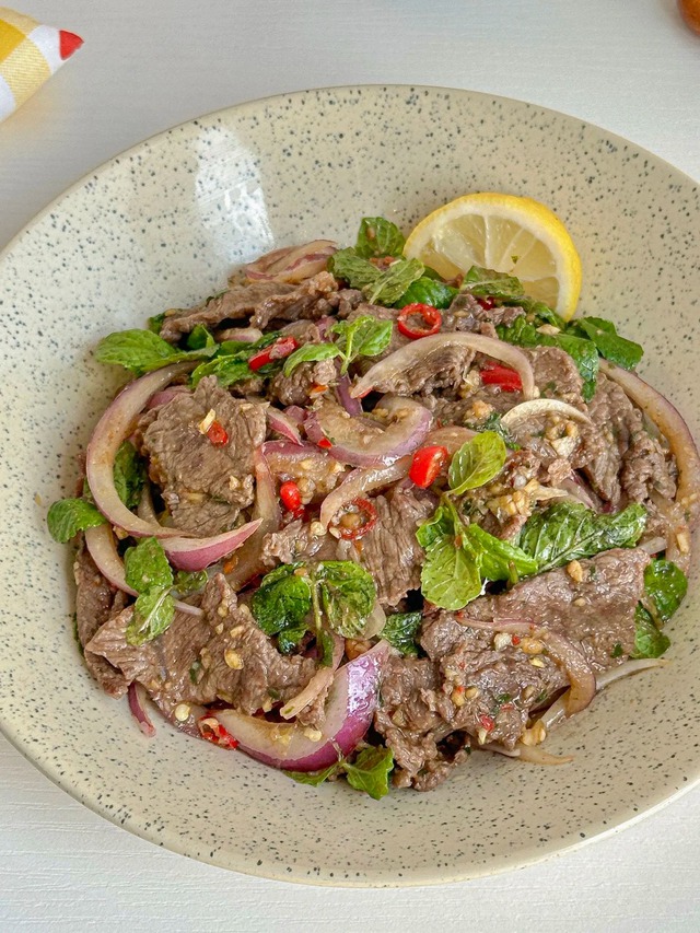 Nắng l&ecirc;n th&egrave;m m&oacute;n thanh m&aacute;t: B&ograve; trộn bạc h&agrave; chuẩn vị chua cay dọn sạch m&acirc;m, eo thon d&aacute;ng gọn đẹp - Ảnh 2.