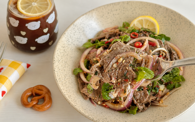 Nắng l&ecirc;n th&egrave;m m&oacute;n thanh m&aacute;t: B&ograve; trộn bạc h&agrave; chuẩn vị chua cay dọn sạch m&acirc;m, eo thon d&aacute;ng gọn đẹp - Ảnh 1.