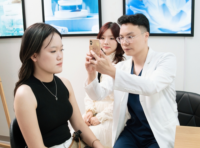 Sau những cảnh báo biến chứng nâng mũi, khách hàng cần gì ở một cơ sở thẩm mỹ? - Ảnh 1.