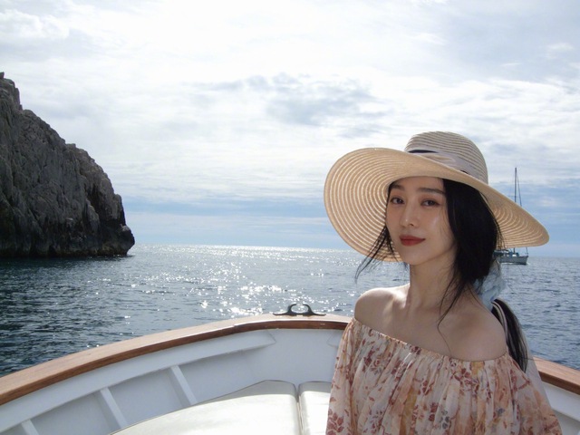 Từ đoạn video hàng nghìn người vây quanh mỹ nhân U50 Phạm Băng Băng: Nhan sắc của phụ nữ không đến từ son phấn hay tuổi tác - Ảnh 4.
