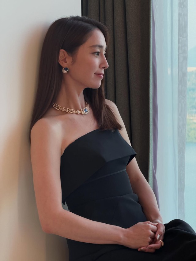 Nhan sắc tuổi 44 của Lee Min Jung bất ngờ lên hot search: Bước qua bão giông bằng sự bao dung, chọn nuôi dưỡng bản thân bằng tình yêu với những bữa cơm nhà - Ảnh 1.