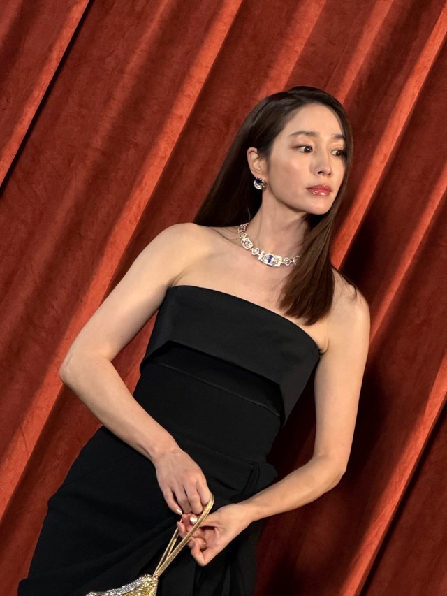 Nhan sắc tuổi 44 của Lee Min Jung bất ngờ lên hot search: Bước qua bão giông bằng sự bao dung, chọn nuôi dưỡng bản thân bằng tình yêu với những bữa cơm nhà - Ảnh 2.