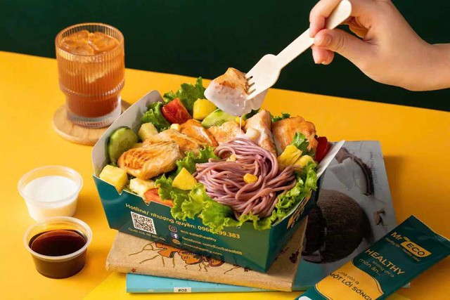 Vụ khách hàng tố có gián trong hộp cơm: Chủ quán nói gì? - Ảnh 2.