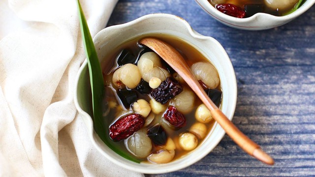 Kh&ocirc;ng chỉ gi&uacute;p ngủ ngon, hạt sen c&ograve;n mang lại 4 lợi &iacute;ch quan trọng cho sức khỏe thận - Ảnh 2.