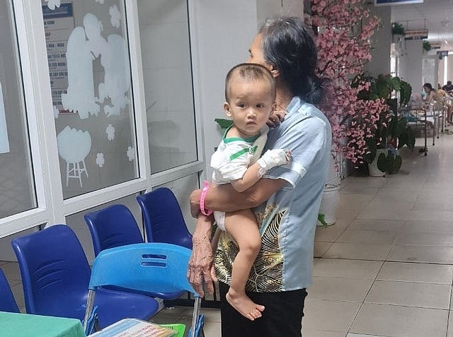Bố mẹ nghỉ hưu chứ không chuyển công tác, giúp chăm cháu là tình cảm chứ không phải nghĩa vụ - Ảnh 2.