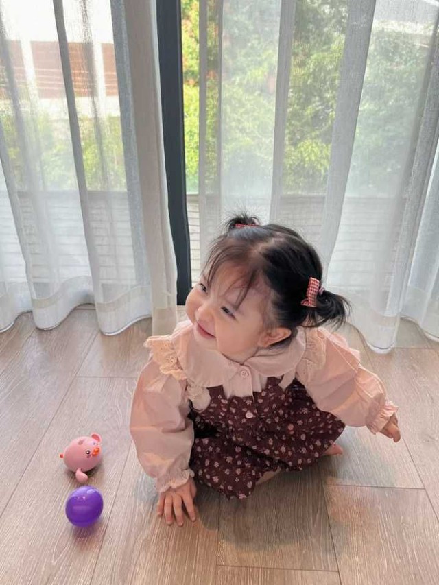 Vì sao có những đứa trẻ luôn nhận được thiện cảm của người lớn từ những tiếp xúc đầu tiên? - Ảnh 1.