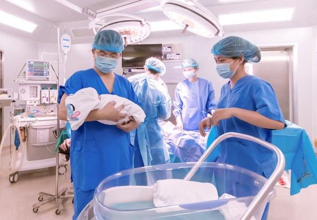 TTND.PGS.TS.BS Lê Hoàng: “Thành công trong IVF không chỉ tính bằng tỷ lệ có thai, mà còn phải hướng đến trải nghiệm điều trị tốt nhất” - Ảnh 2.