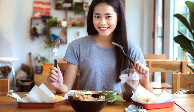 Thời tiết nắng nóng mà ăn uống kiểu này: Hỏi sao 